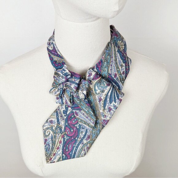 Ogsplosh Handcrafted Unisex Ascot Scarf - Picture 6 of 6